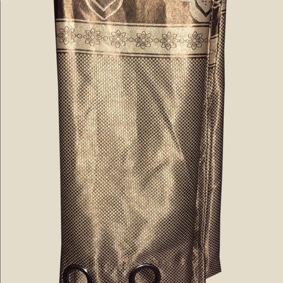 Curtains - Picture 2 of 8